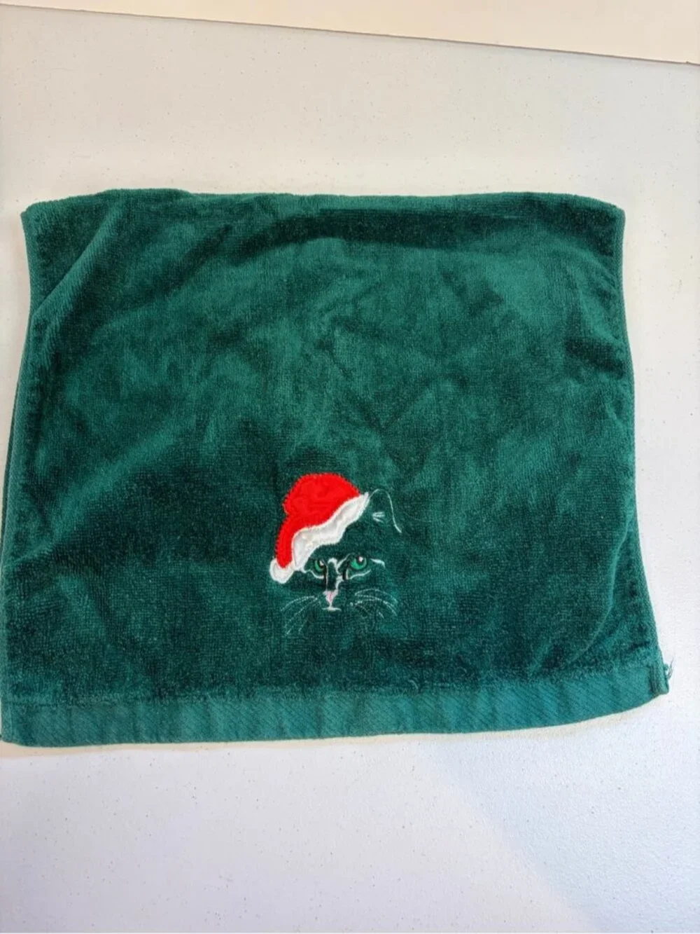 Vintage Christmas Black Cat Hand Towel Embroidered Green Velour Santa Hat Decor